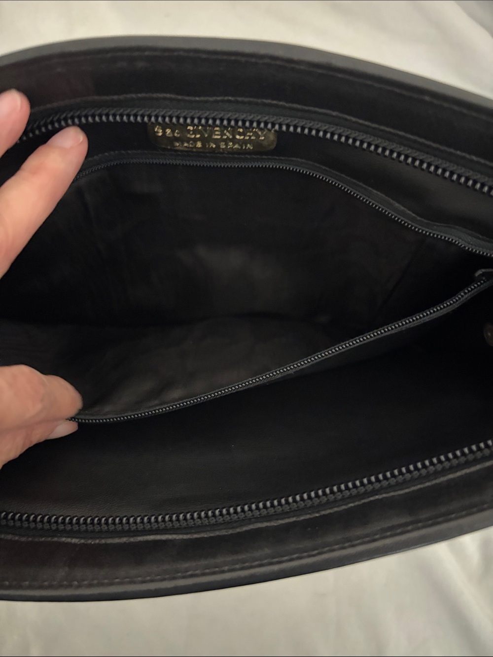 Vintage Sac Givenchy Black Leather Clutch Logo and Gold Zipper - Picture 5 of 6